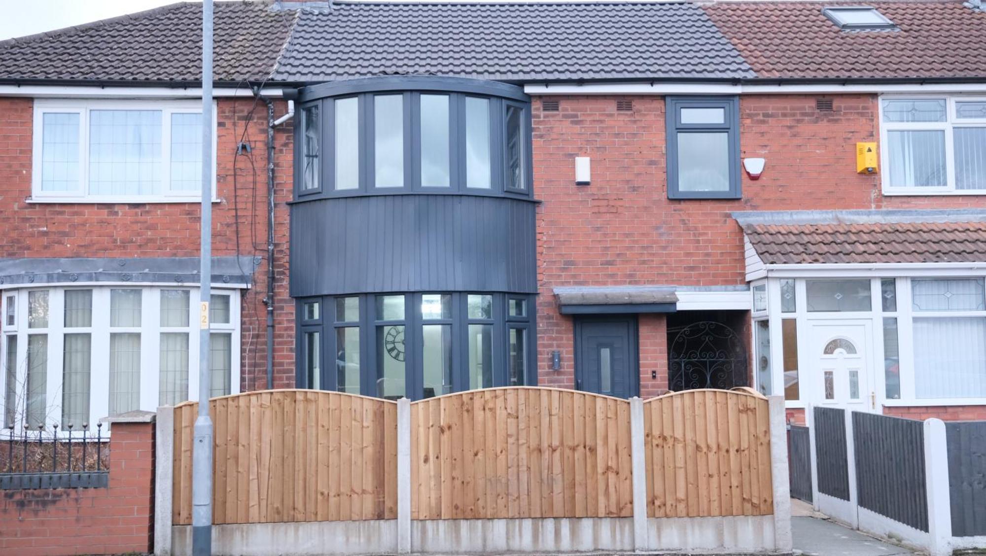 Etihcity - 3 Bedroom Semi - Free Parking Near Etihad Stadium, Tourist Attractions, Manchester City Centre, Transport And Motorway Links Next To Mcdonald'S - Sky N Netflix, Manchester